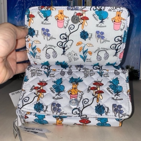Harry Potter x Vera Bradley herbology all in one cellphone wallet NWT - Picture 2 of 5
